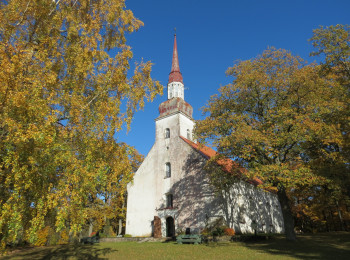 Pastaiga stāstnieka pavadībā "Opekalna baznīca"