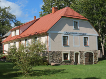 Jaunlaicenes muižas muzejs