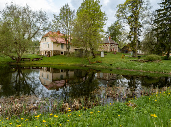 Jaunlaicenes muiža 